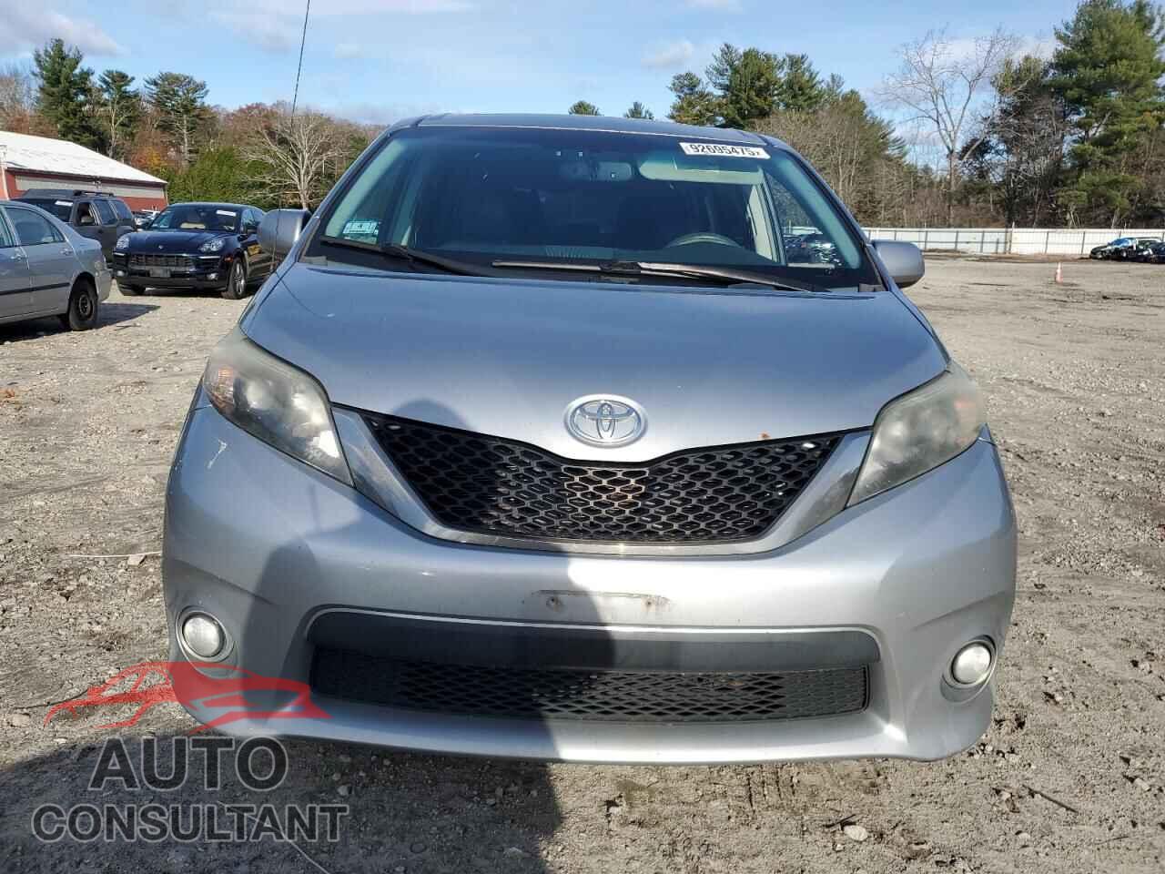 TOYOTA SIENNA 2013 - 5TDXK3DC8DS290571