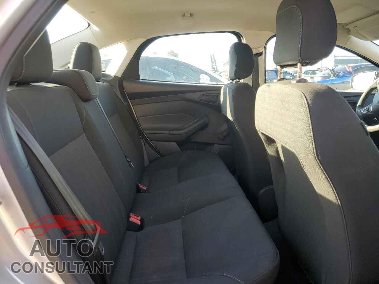 FORD FOCUS 2018 - 1FADP3E20JL292294