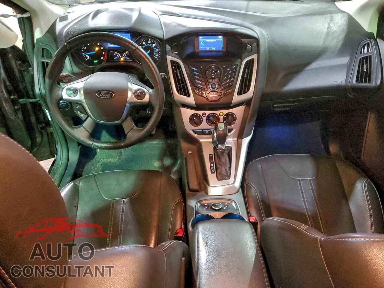 FORD FOCUS 2014 - 1FADP3K2XEL245901