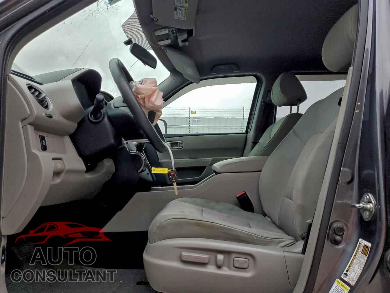 HONDA PILOT 2015 - 5FNYF4H47FB003679