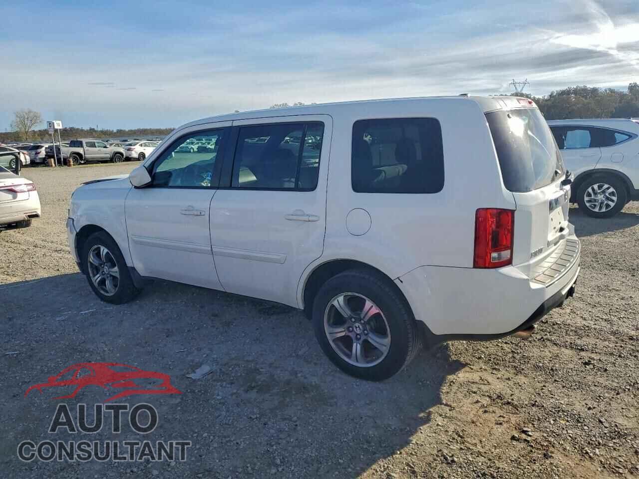 HONDA PILOT 2015 - 5FNYF4H3XFB018488