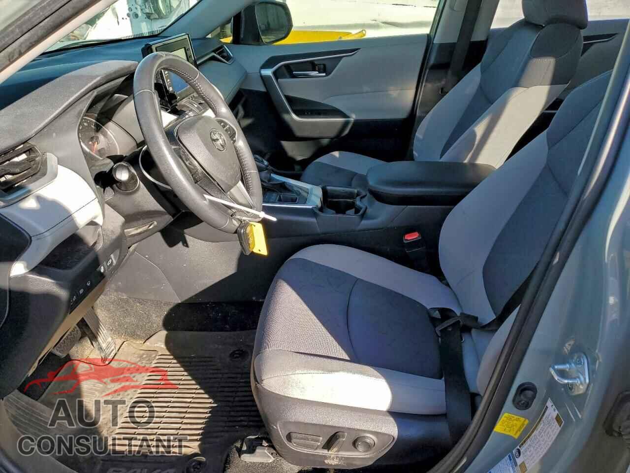 TOYOTA RAV4 2020 - JTMP1RFV6LD064530