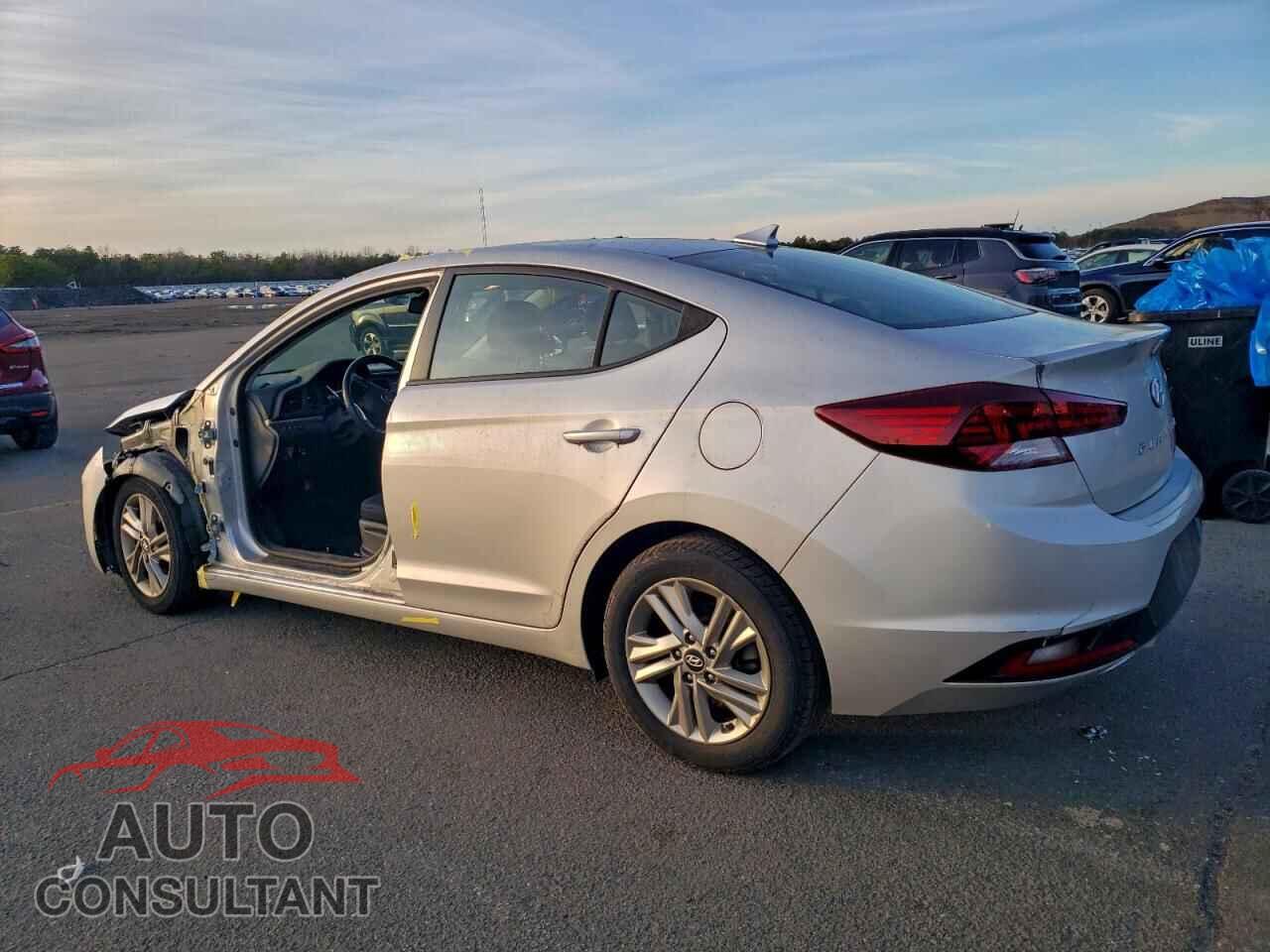 HYUNDAI ELANTRA 2019 - 5NPD84LF7KH432995
