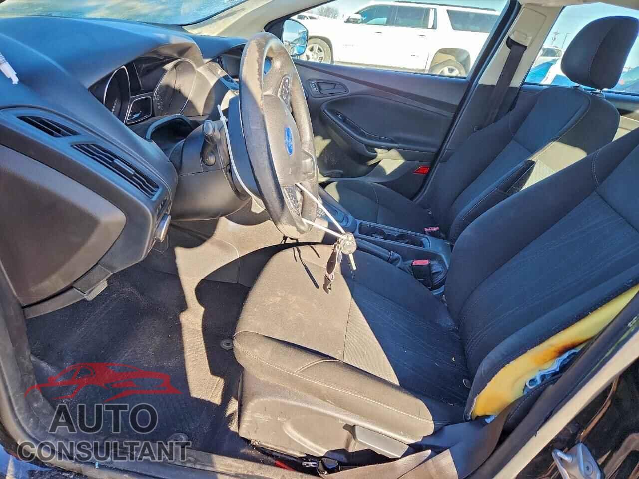 FORD FOCUS 2016 - 1FADP3E22GL273321