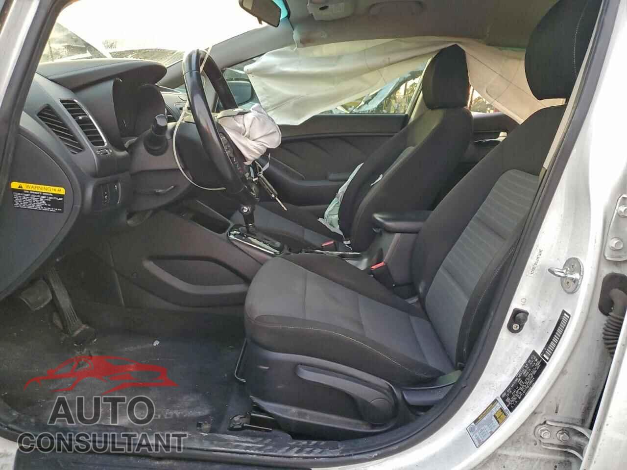 KIA FORTE 2017 - 3KPFL4A77HE108624