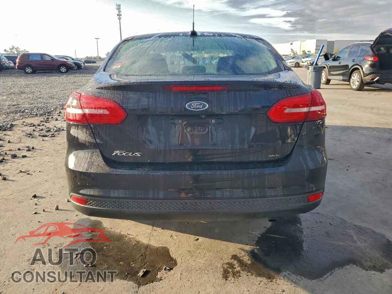 FORD FOCUS 2017 - 1FADP3E23HL338291