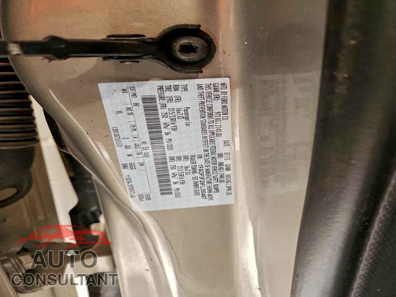 FORD FOCUS 2015 - 1FADP3F29FL350487