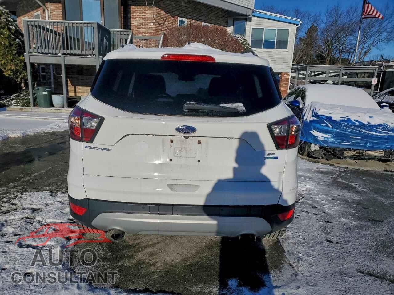 FORD ESCAPE 2017 - 1FMCU9GD3HUB47833