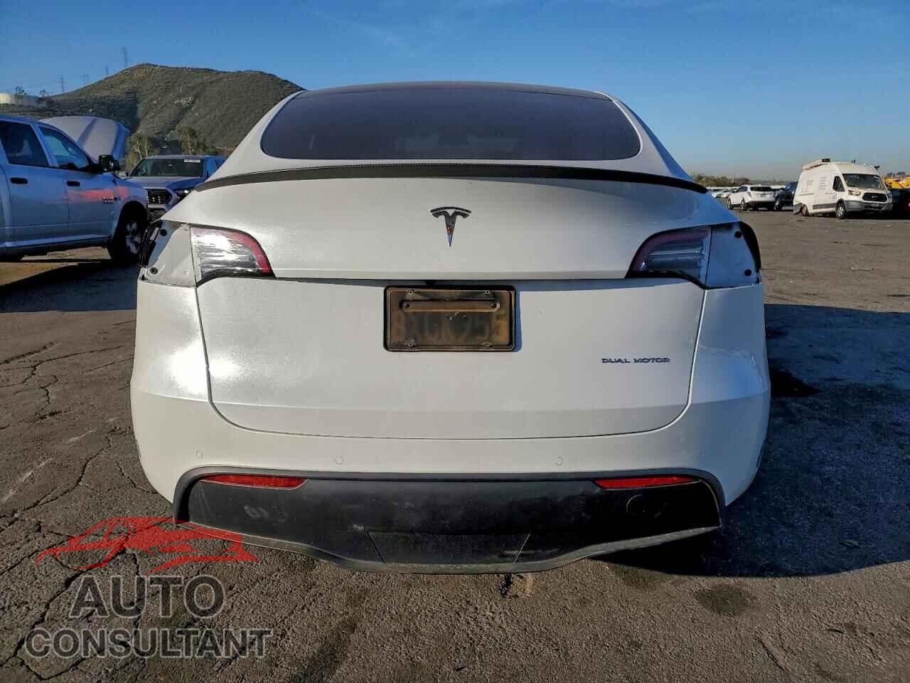 TESLA MODEL Y 2021 - 5YJYGAEE1MF217718