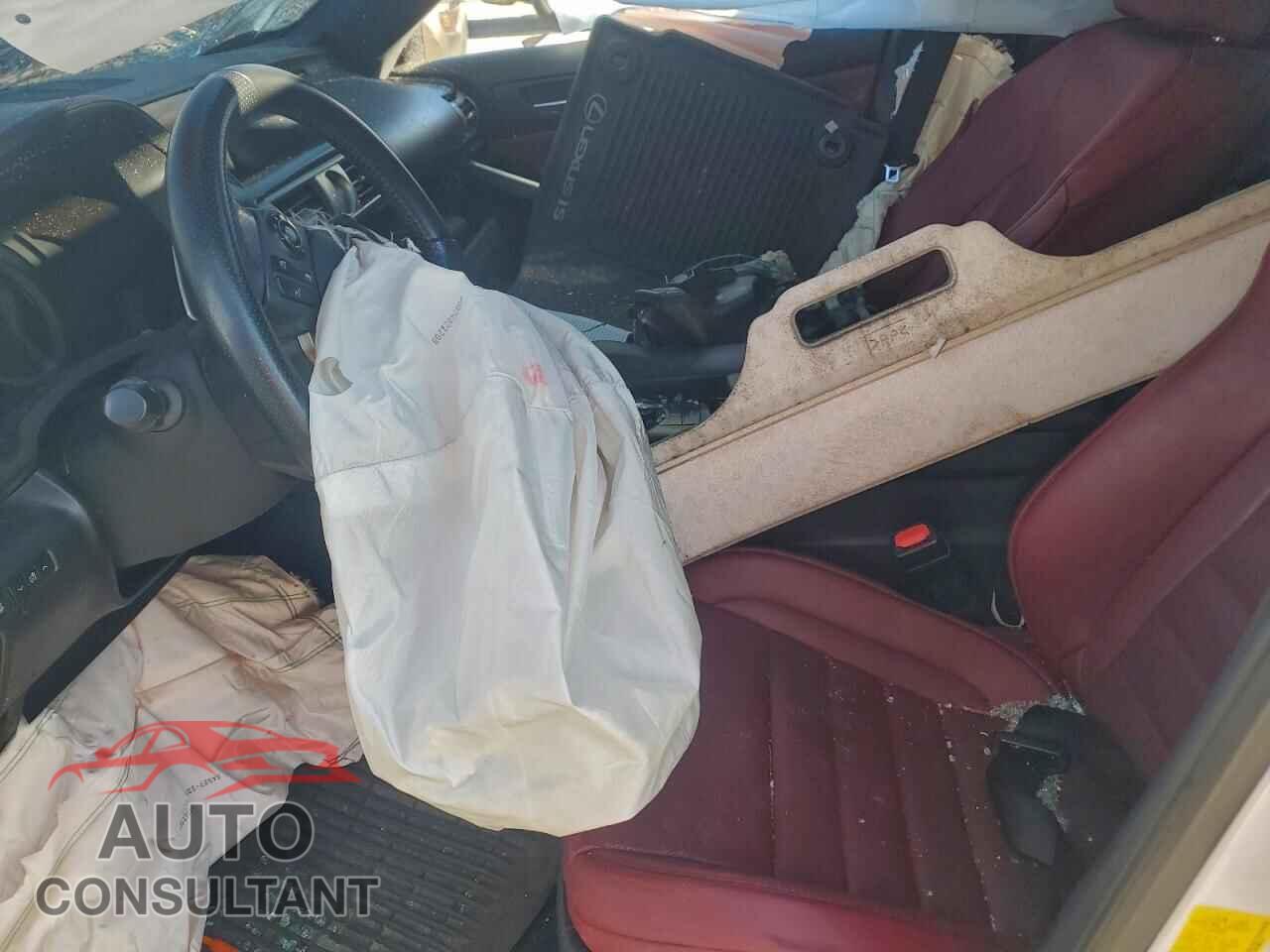 LEXUS IS 2014 - JTHCE1D20E5005322