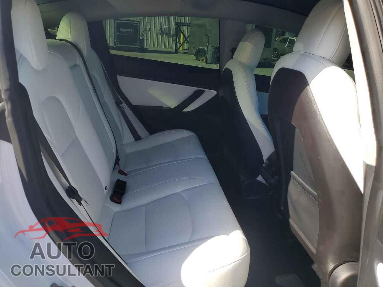 TESLA MODEL 3 2018 - 5YJ3E1EB3JF074529