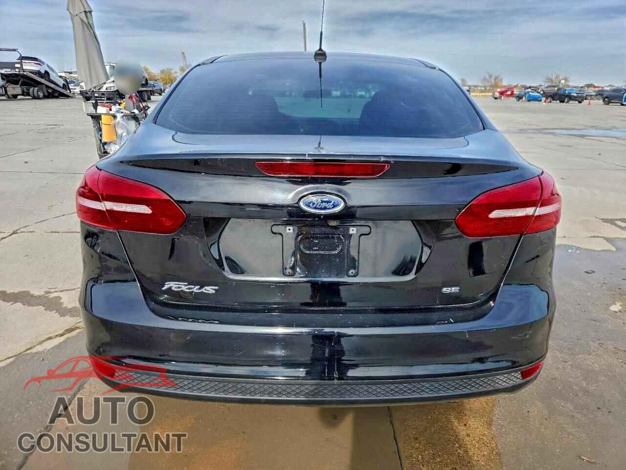 FORD FOCUS 2017 - 1FADP3F28HL229520