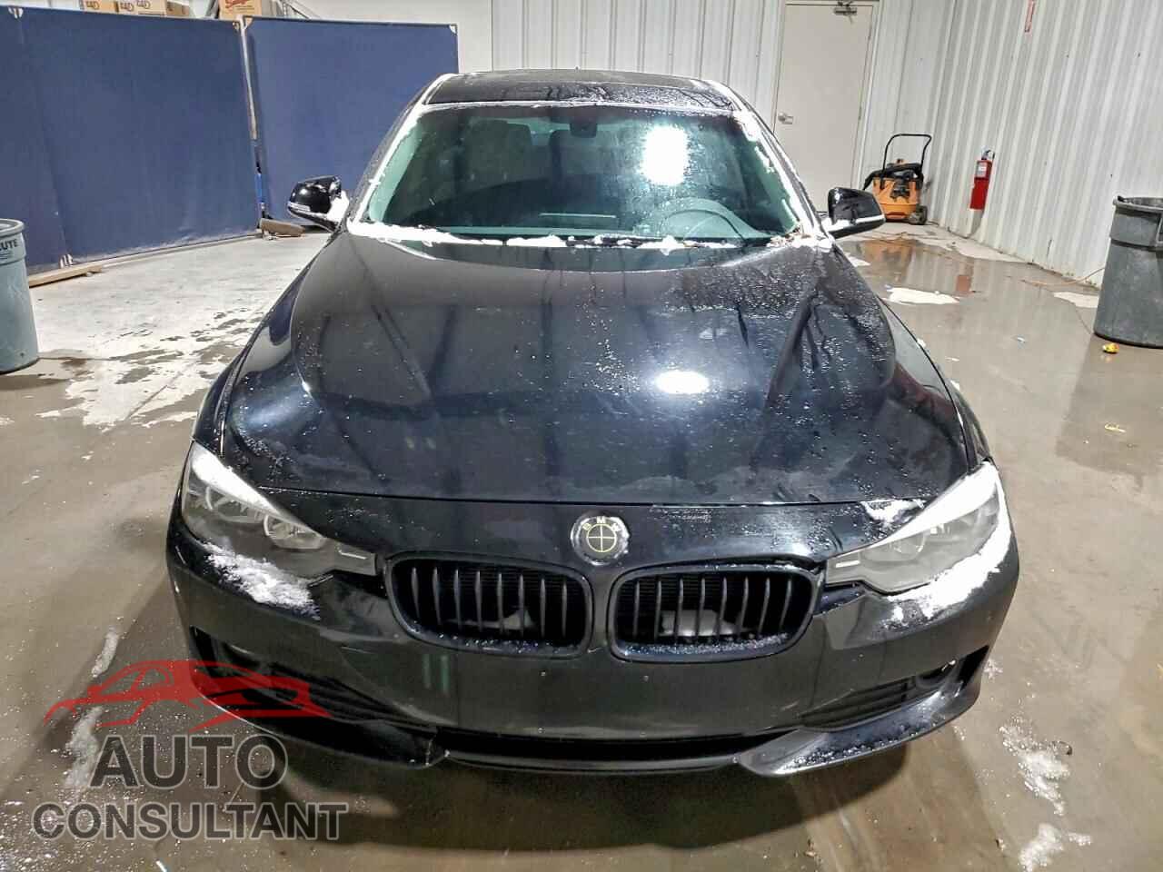 BMW 3 SERIES 2015 - WBA3C3G50FNT53015
