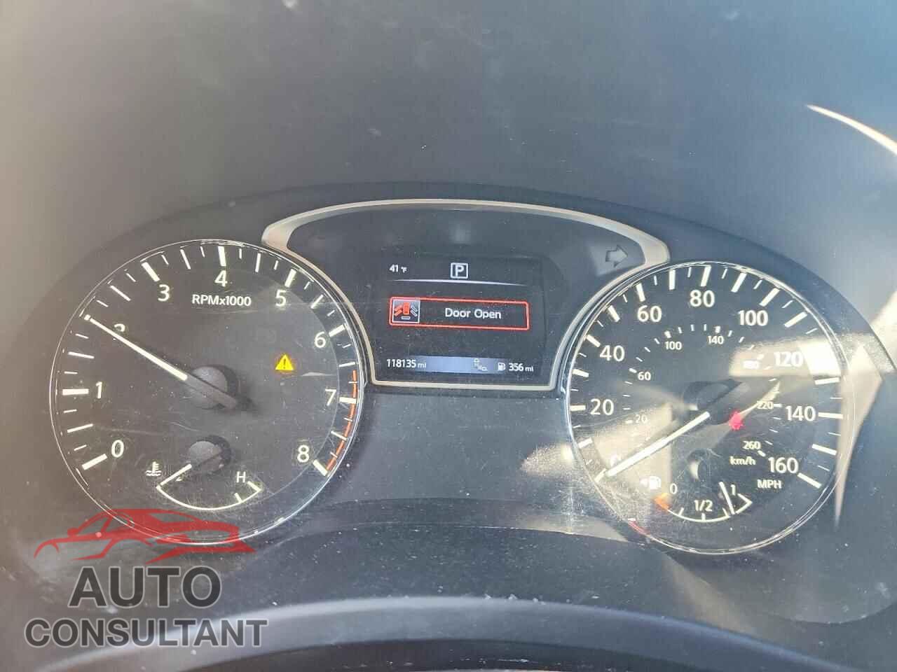 NISSAN PATHFINDER 2017 - 5N1DR2MN5HC666799
