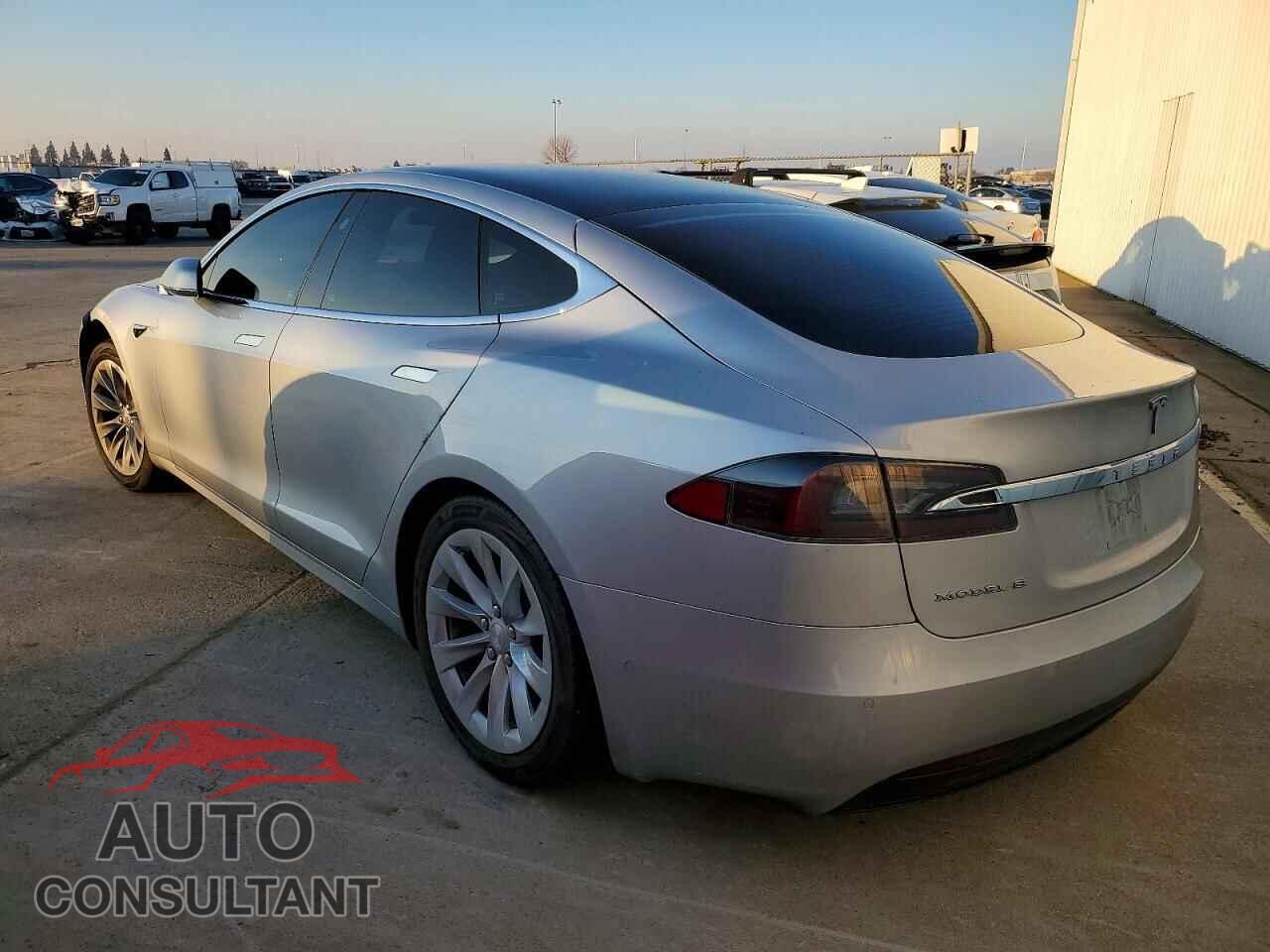 TESLA MODEL S 2018 - 5YJSA1E26JF278457