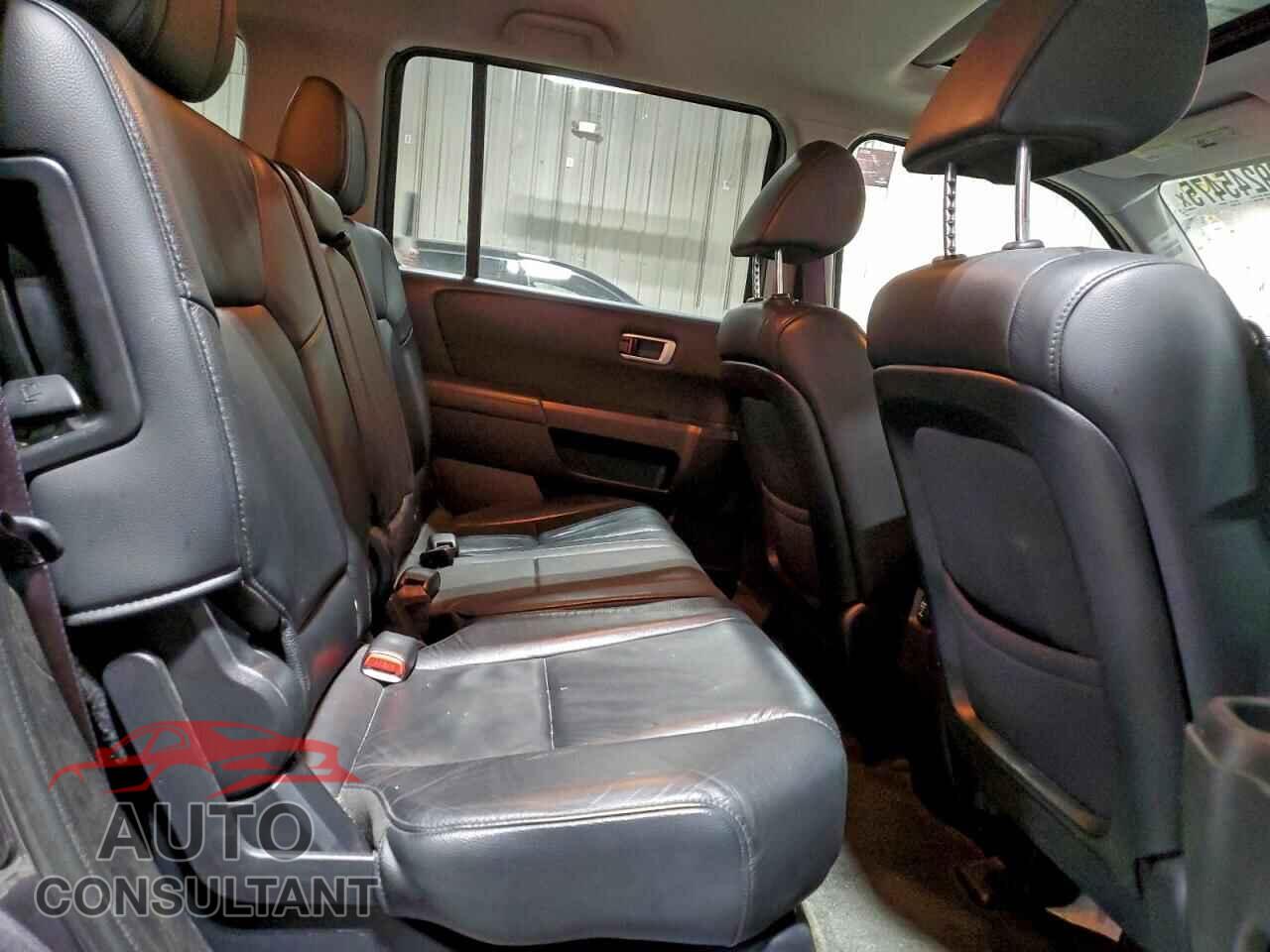 HONDA PILOT 2015 - 5FNYF4H73FB036706