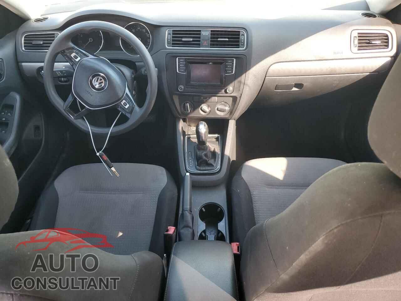 VOLKSWAGEN JETTA 2017 - 3VW2B7AJ2HM316976