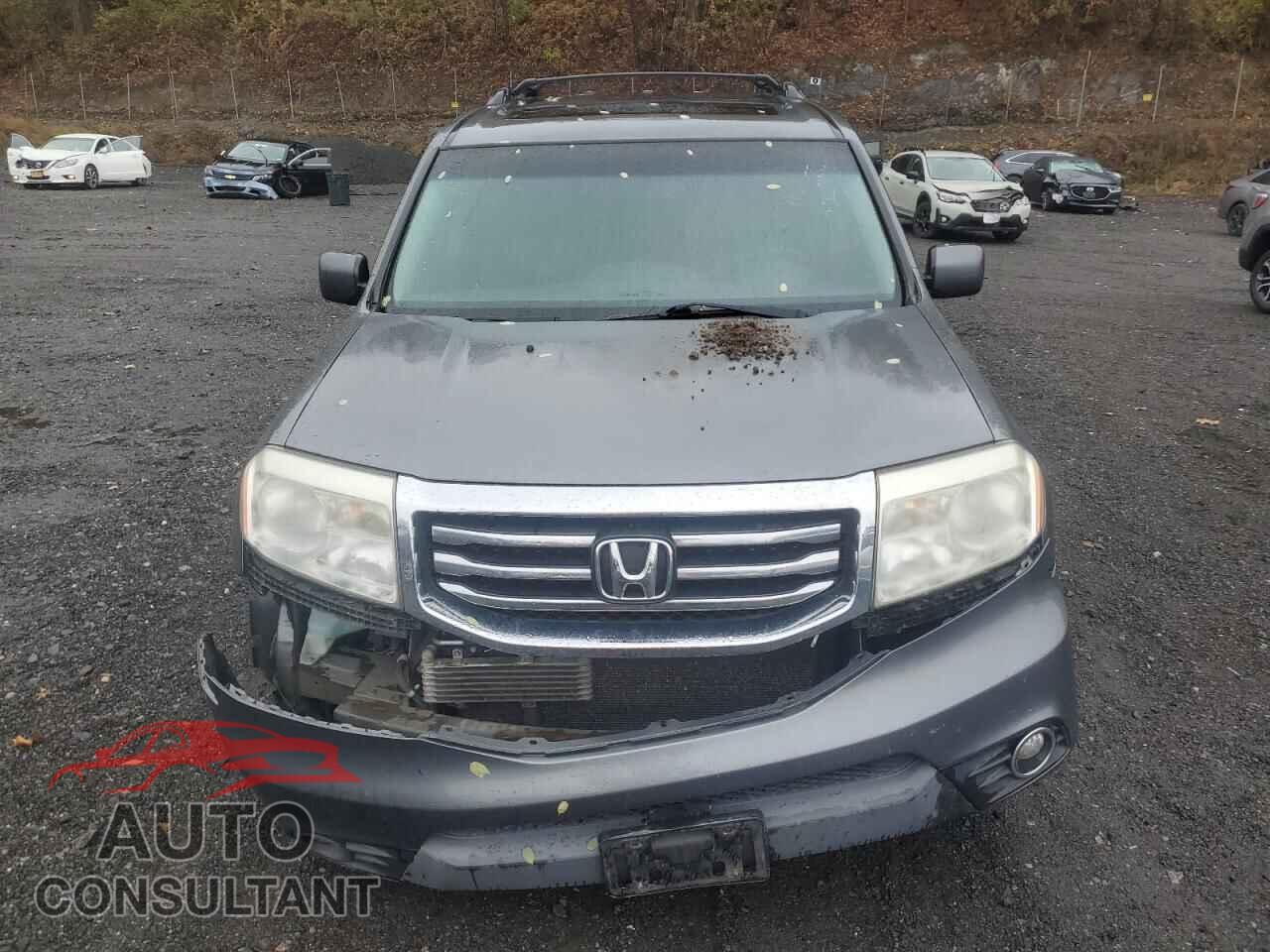 HONDA PILOT 2013 - 5FNYF4H50DB076561