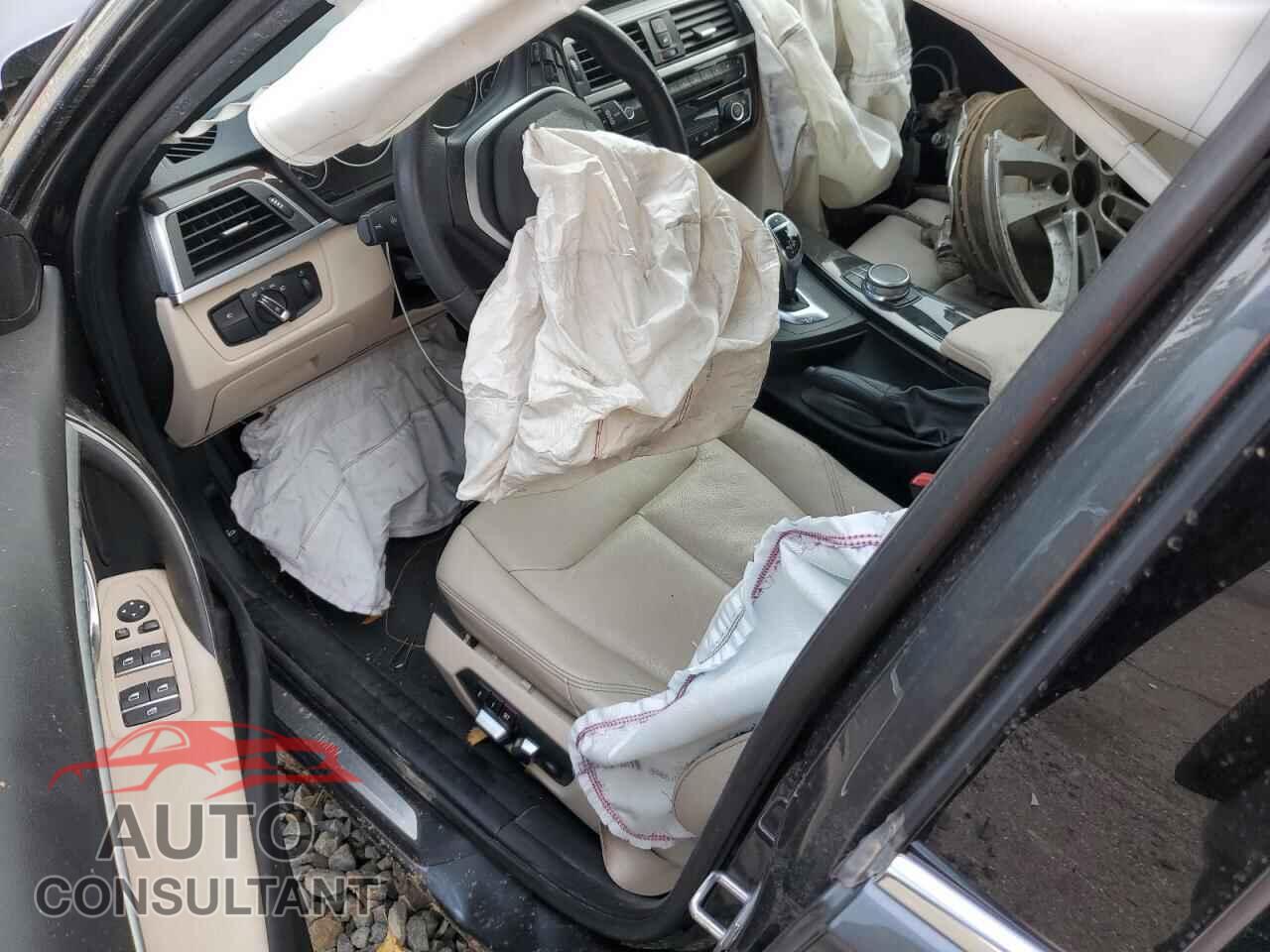 BMW 3 SERIES 2017 - WBA8K3C32HA022895
