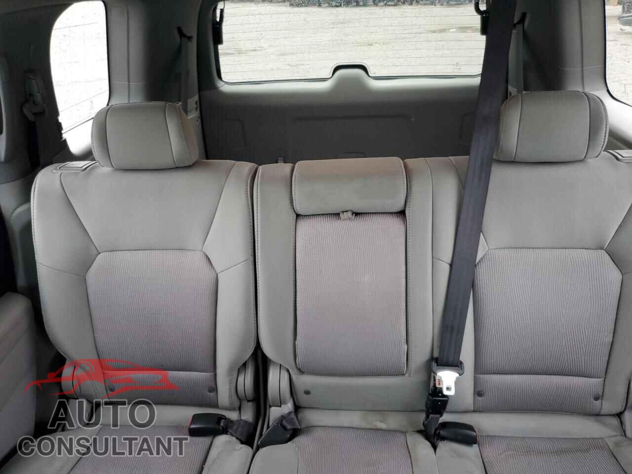 HONDA PILOT 2011 - 5FNYF4H40BB041975