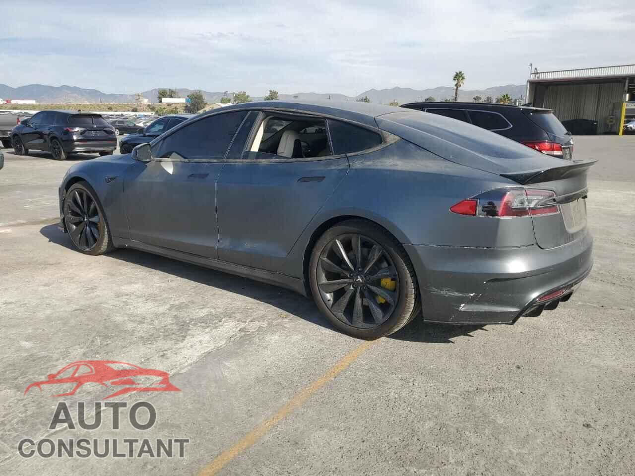 TESLA MODEL S 2018 - 5YJSA1E23JF267660