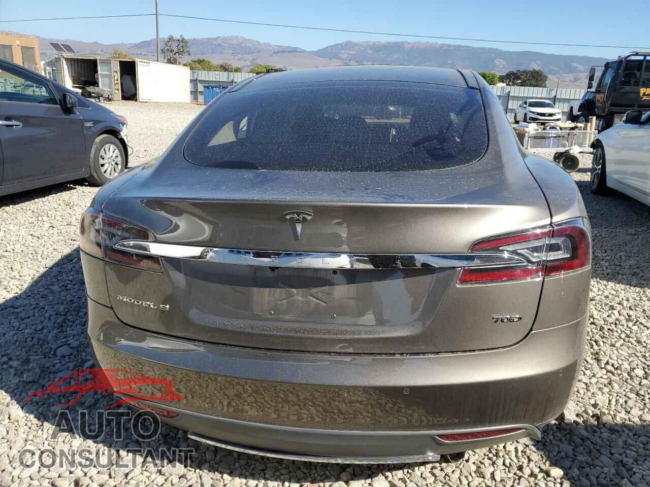 TESLA MODEL S 2015 - 5YJSA1S22FF086190