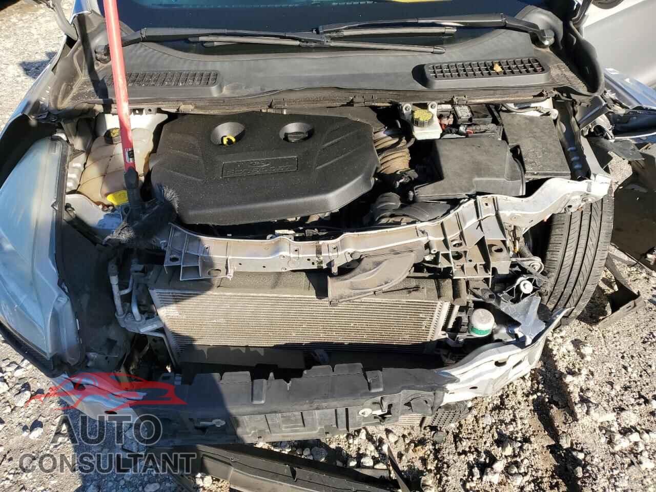 FORD ESCAPE 2015 - 1FMCU9G96FUA32393
