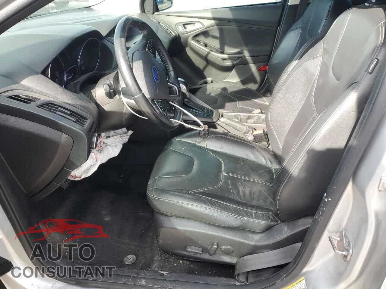 FORD FOCUS 2015 - 1FADP3F27FL275188