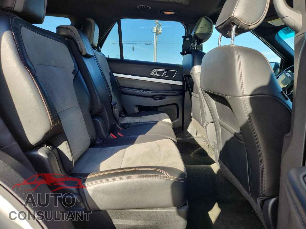 FORD EXPLORER 2017 - 1FM5K7D88HGB14903
