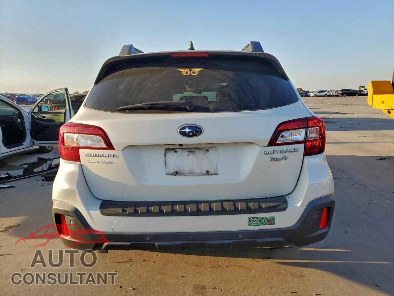 SUBARU OUTBACK 2018 - 4S4BSENCXJ3313457