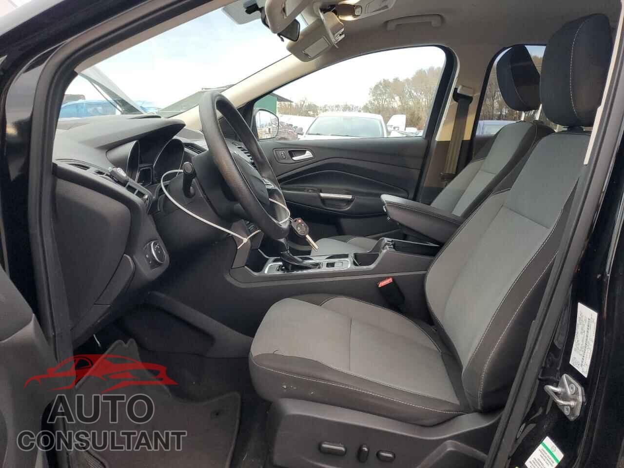 FORD ESCAPE 2018 - 1FMCU9GD1JUC72139