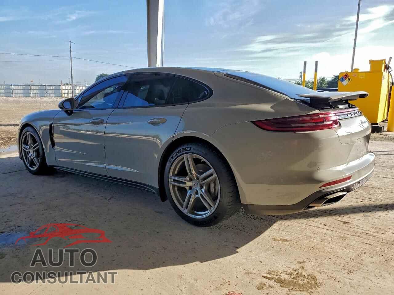 PORSCHE PANAMERA 2018 - WP0AA2A76JL119437