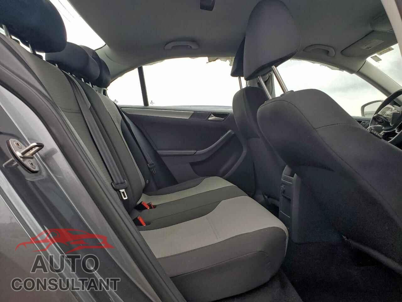 VOLKSWAGEN JETTA 2017 - 3VW2B7AJXHM272872