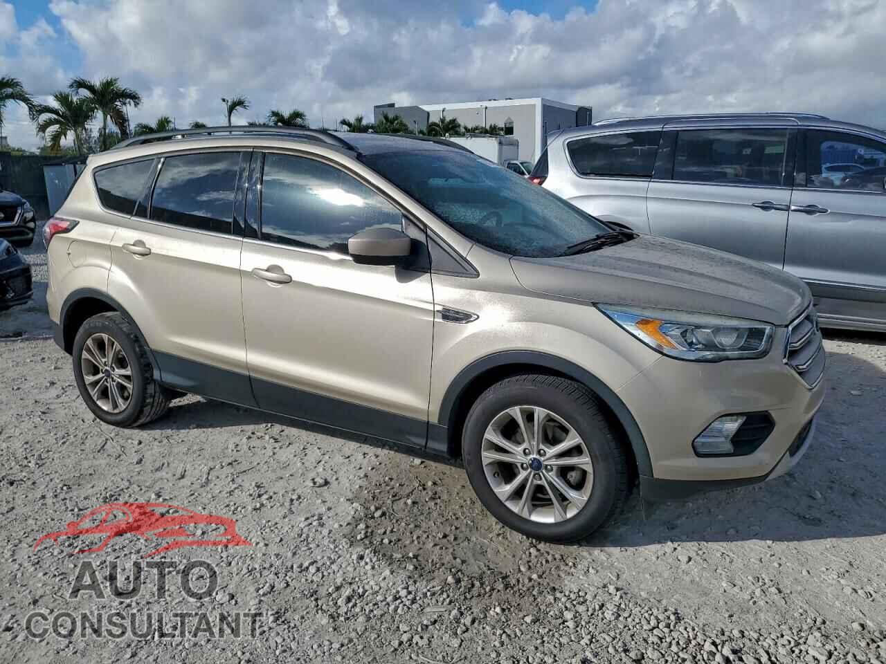 FORD ESCAPE 2017 - 1FMCU0GD8HUA19759