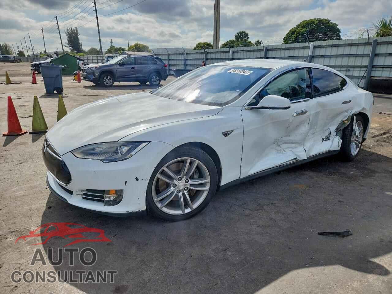 TESLA MODEL S 2015 - 5YJSA1S26FF098455