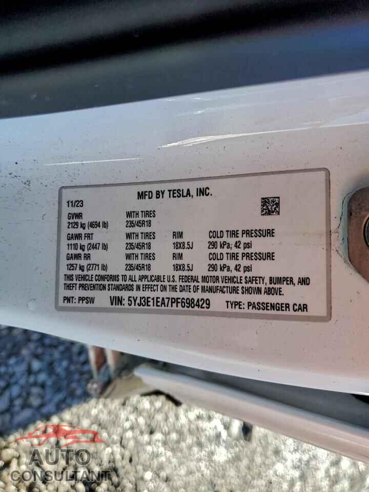 TESLA MODEL 3 2023 - 5YJ3E1EA7PF698429