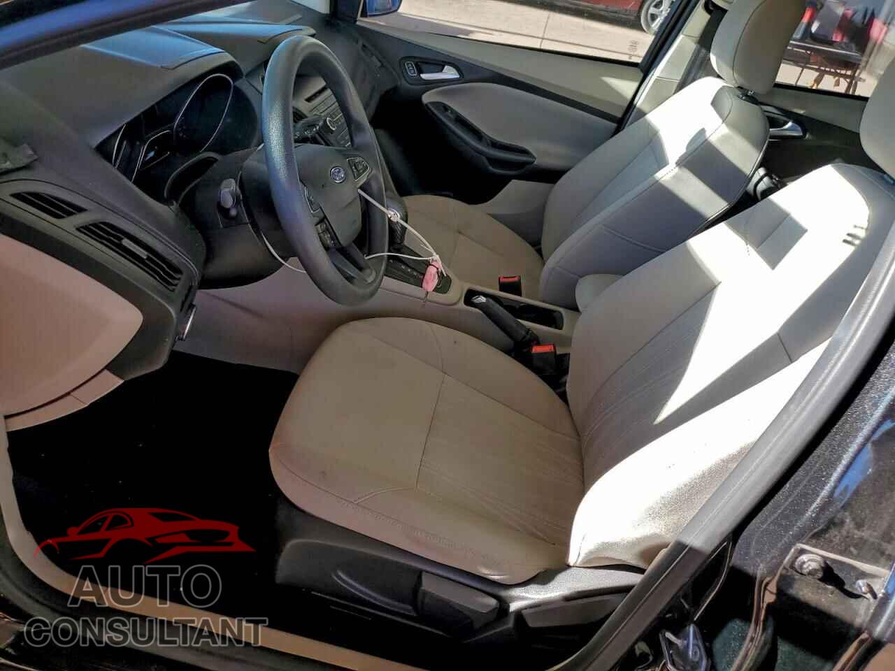 FORD FOCUS 2015 - 1FADP3F29FL221438