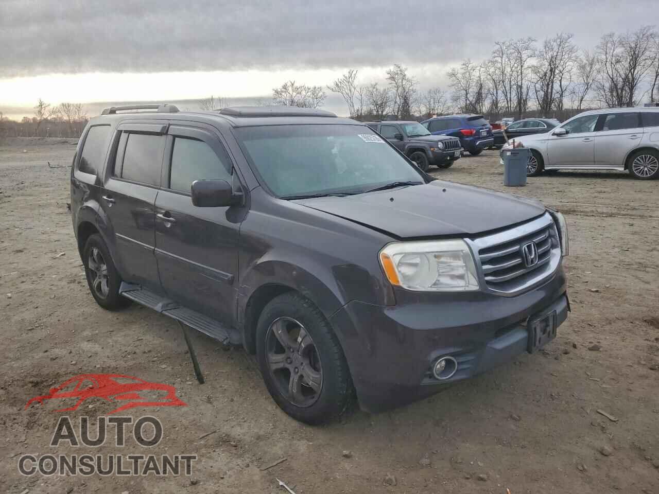 HONDA PILOT 2013 - 5FNYF4H56DB010029