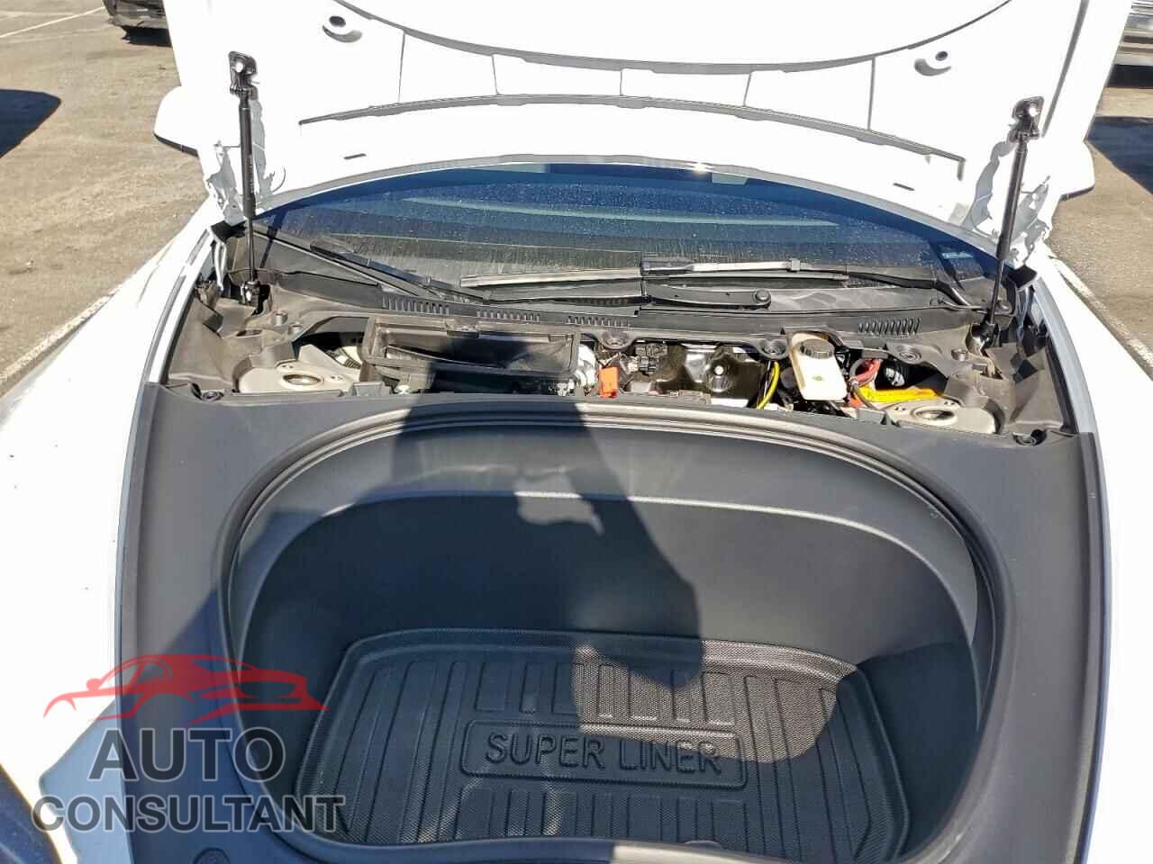 TESLA MODEL 3 2024 - 5YJ3E1EA2RF858168