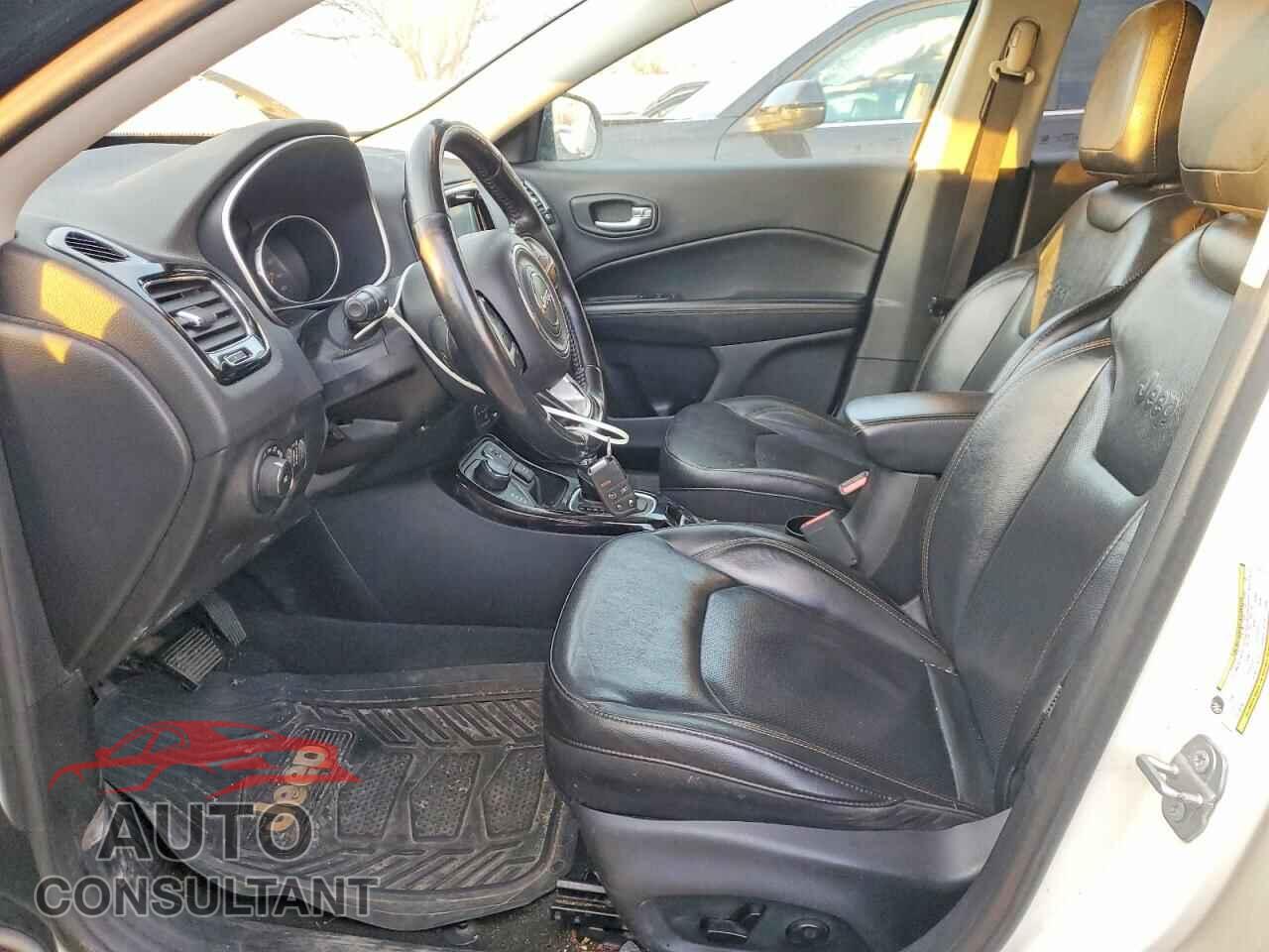 JEEP COMPASS 2018 - 3C4NJDCB7JT302980