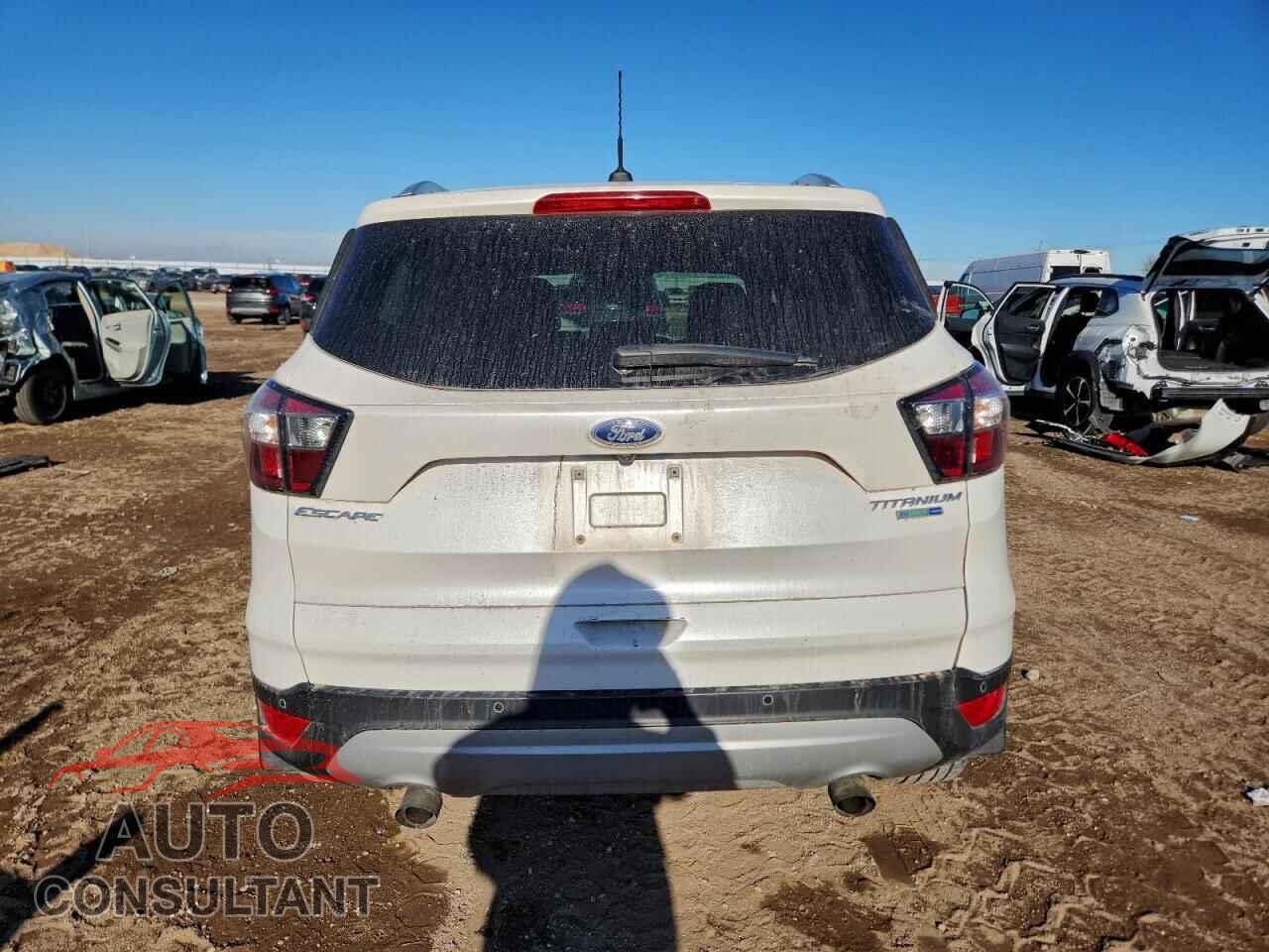 FORD ESCAPE 2017 - 1FMCU9J97HUC87503