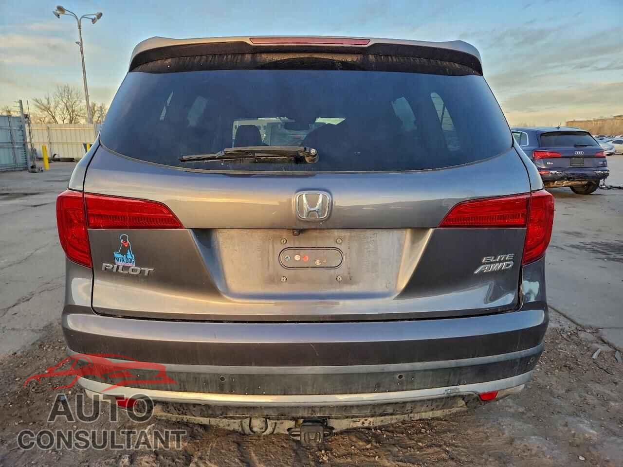 HONDA PILOT 2016 - 5FNYF6H01GB033237