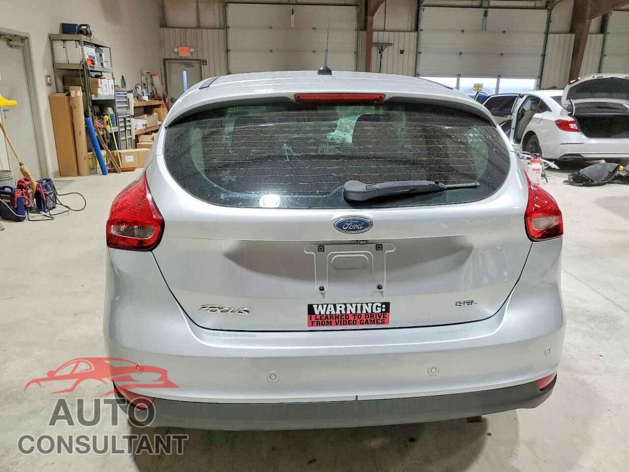 FORD FOCUS 2017 - 1FADP3M29HL302090