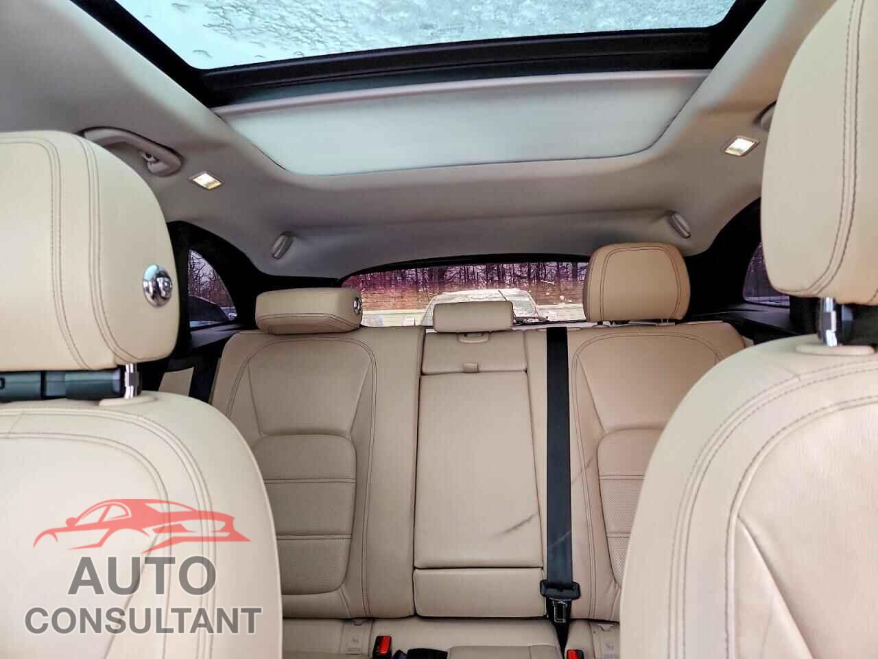 JAGUAR F-PACE 2018 - SADCK2FX1JA329698