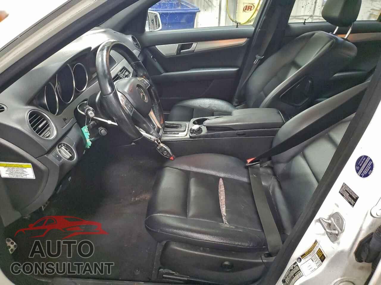 MERCEDES-BENZ C-CLASS 2014 - WDDGF8AB3EG201178