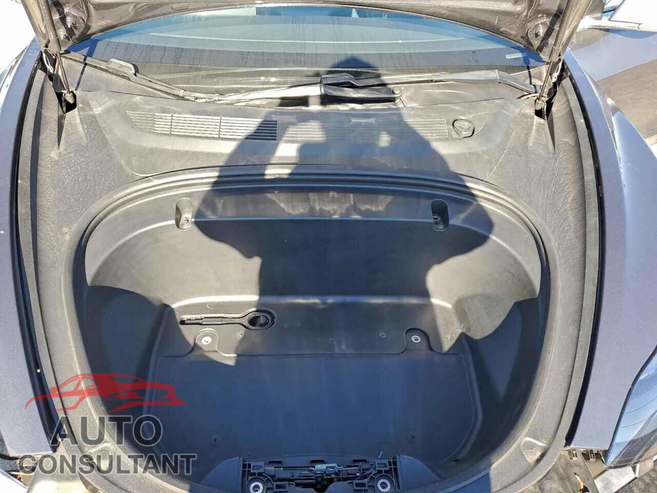 TESLA MODEL 3 2020 - 5YJ3E1EB6LF735778