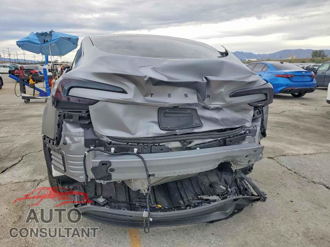 TESLA MODEL 3 2025 - 5YJ3E1EA8SF888250