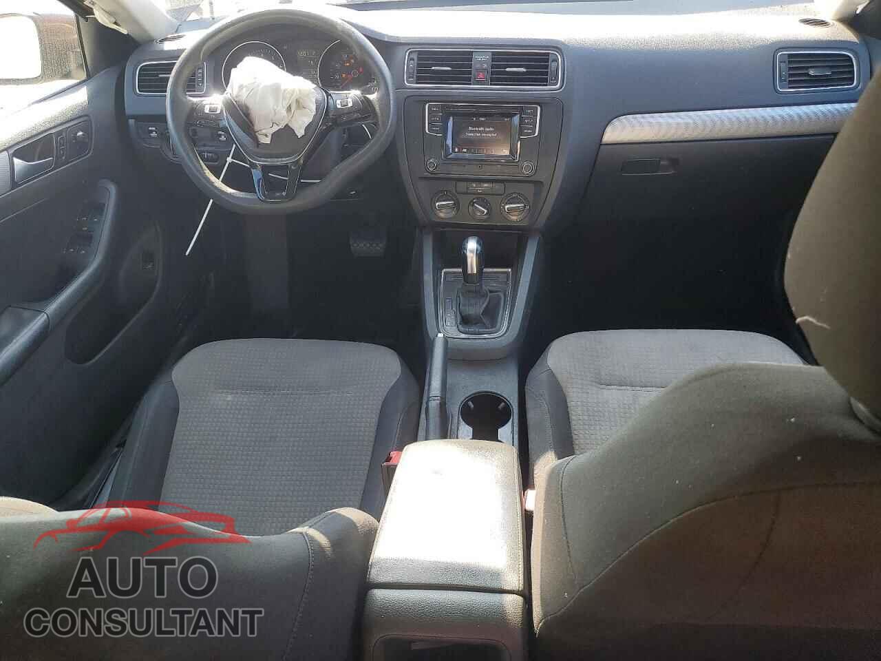 VOLKSWAGEN JETTA 2017 - 3VW2B7AJ2HM382153