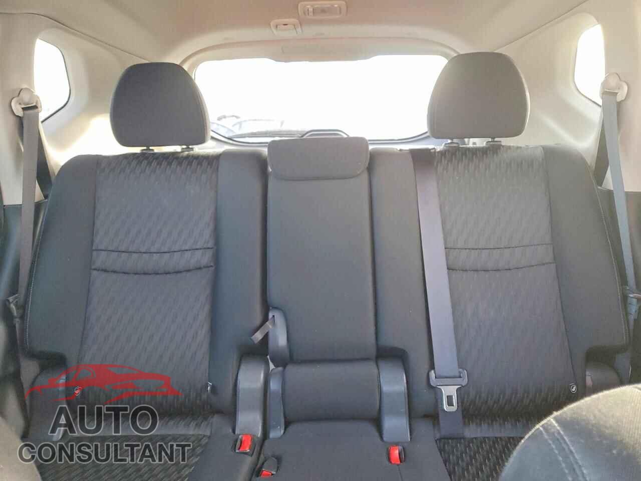 NISSAN ROGUE 2017 - KNMAT2MV7HP527954
