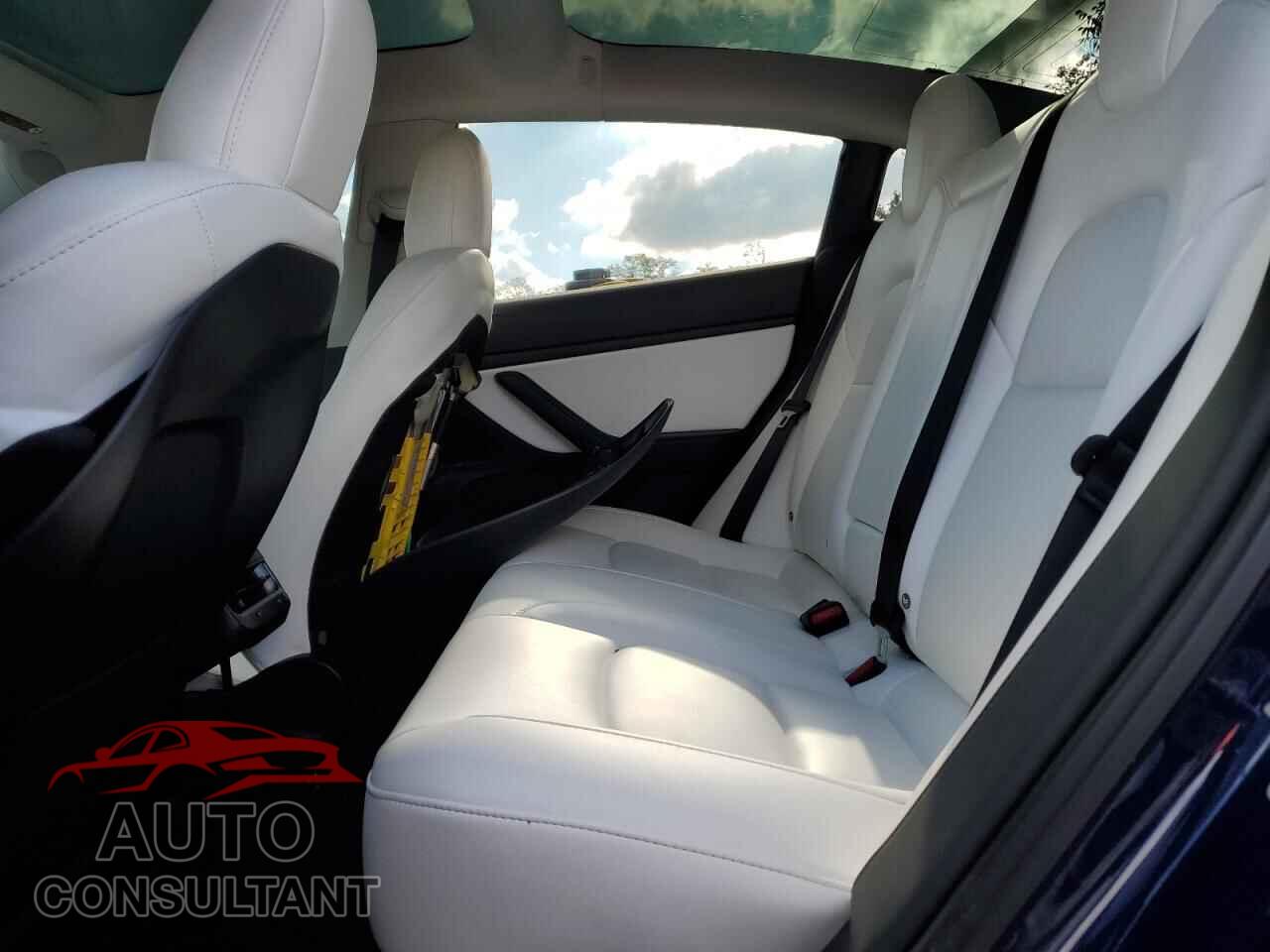 TESLA MODEL 3 2018 - 5YJ3E1EB7JF080947